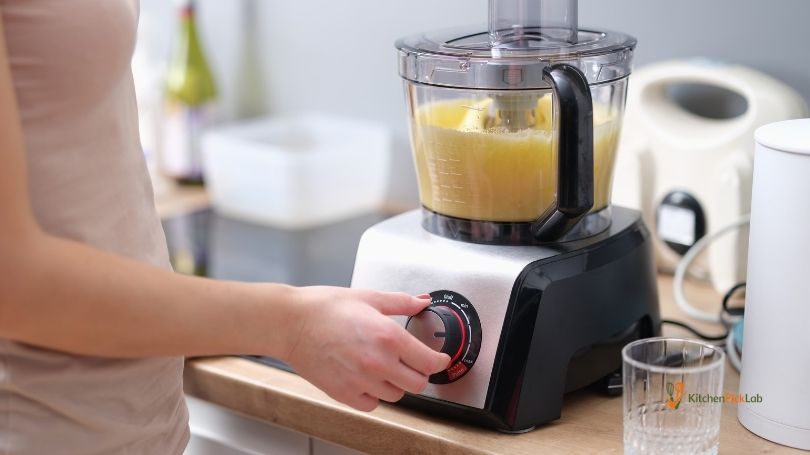 Can You Put Hot Food in a Blender