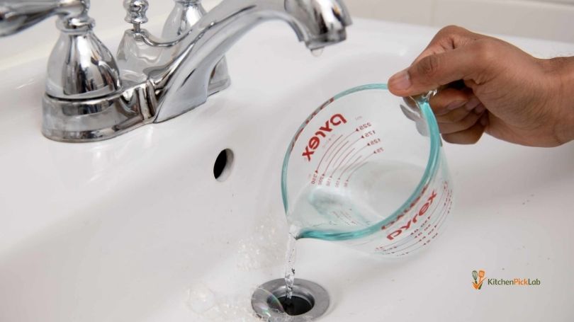can baking soda unclog a drain