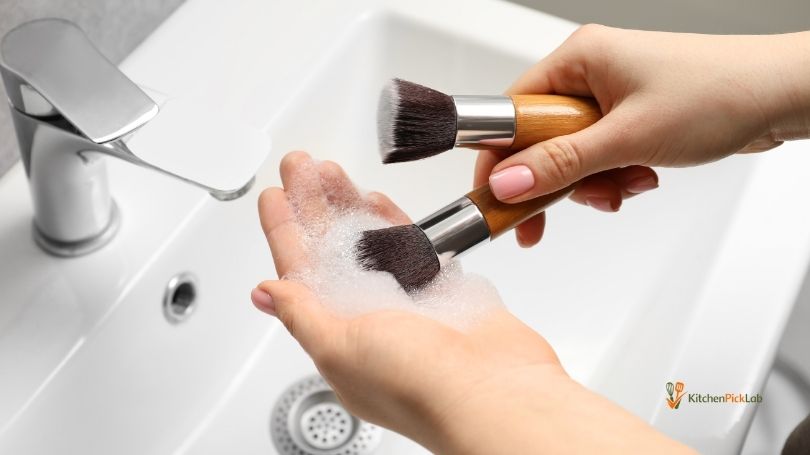 can you clean makeup brushes with dish soap
